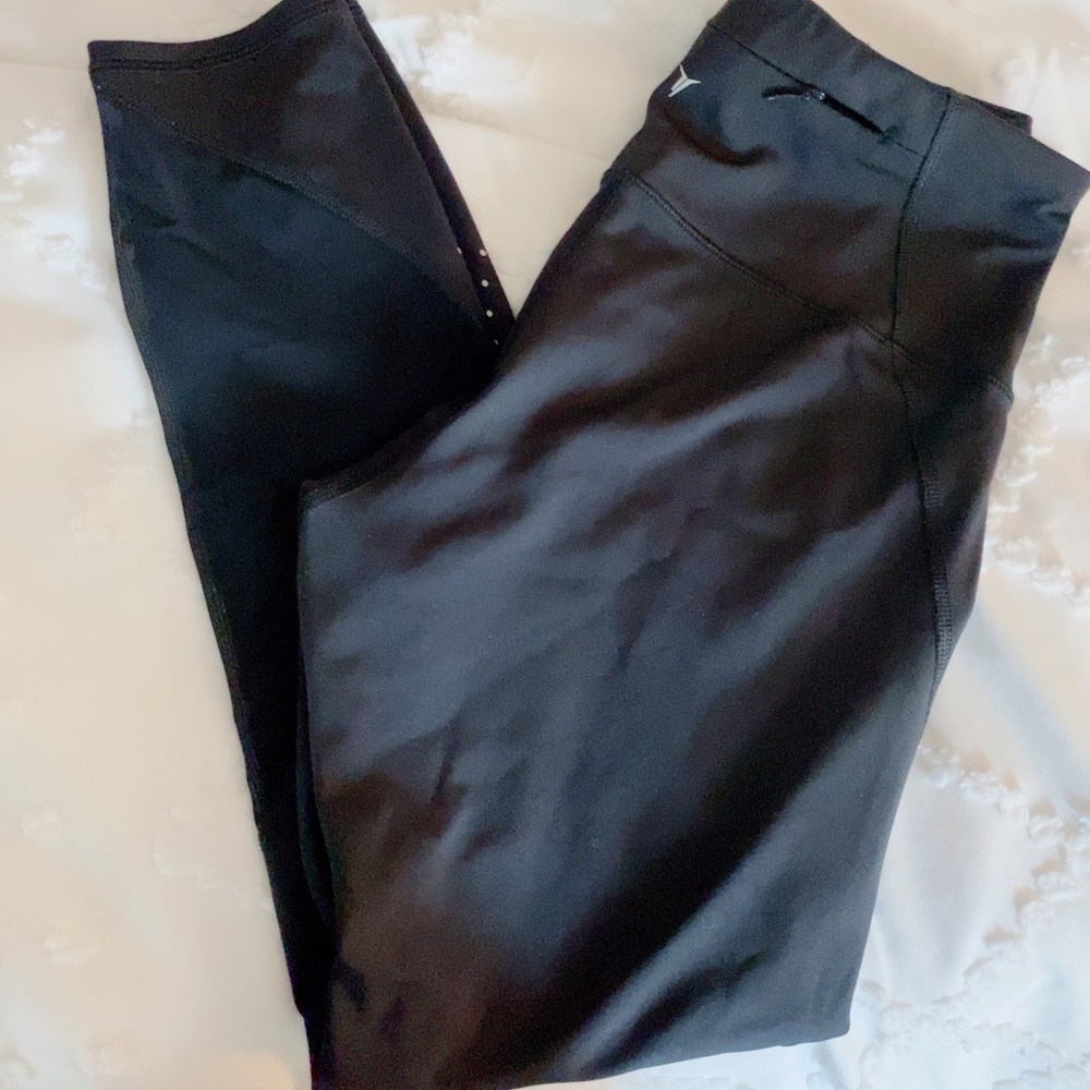 Old navy workout pants medium